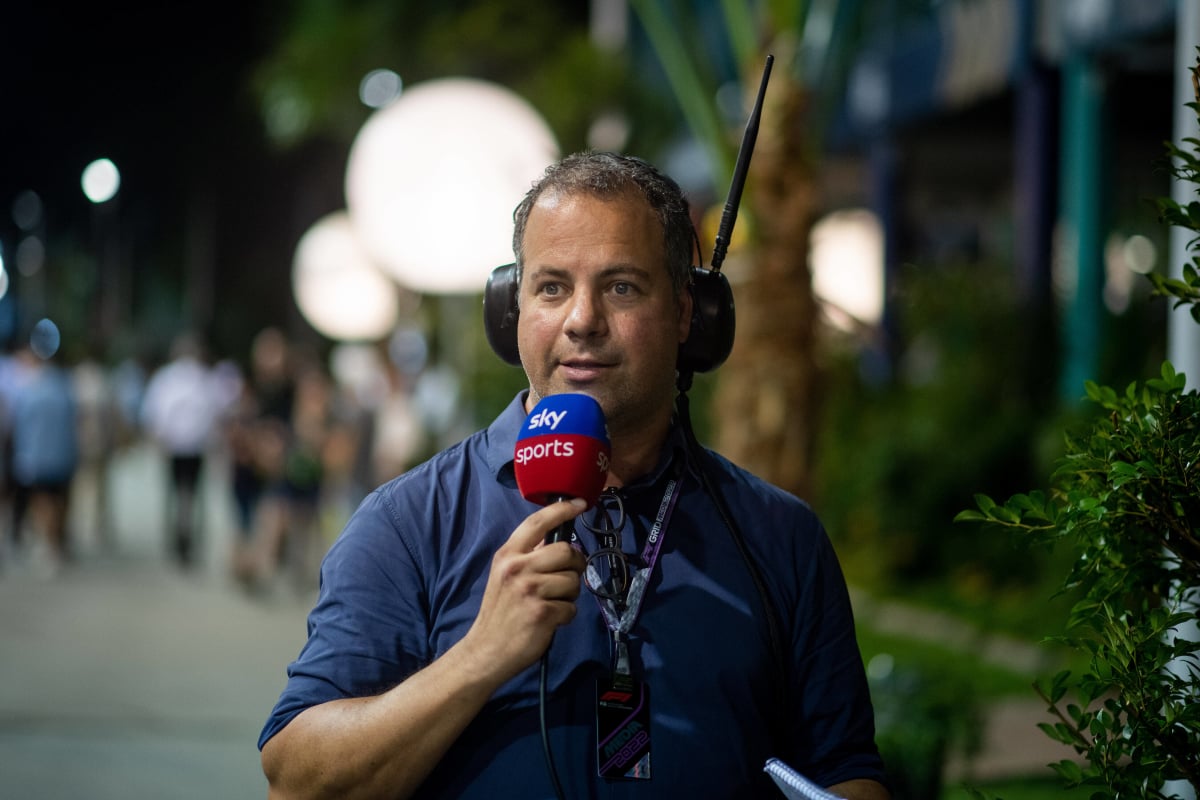 Ted Kravitz commentates on pitlane action