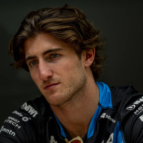 Axed F1 star signs for rival team